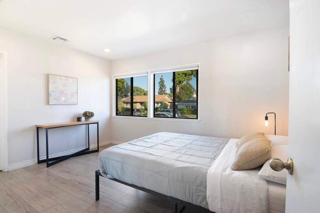 Large Home With Pool + Jacuzzi Los Angeles Bagian luar foto